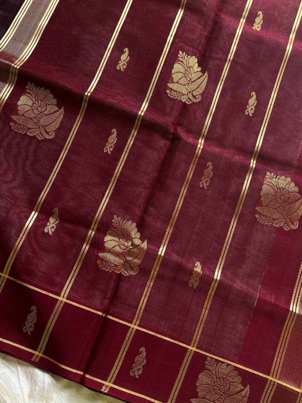 Vegan Silk Saree – Grey & Maroon Handloom Art Silk