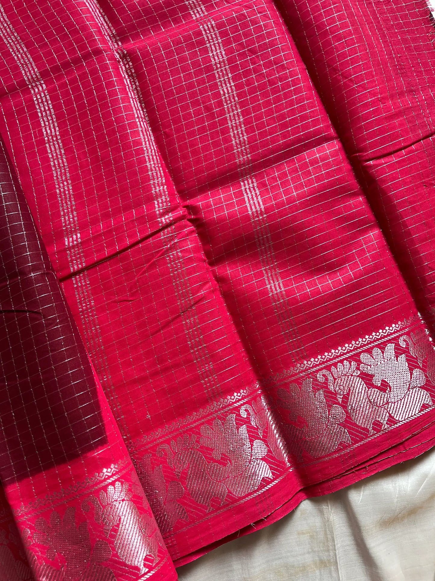 Maroon Sungudi cotton saree with zari checks and contrast border – House of Thansha