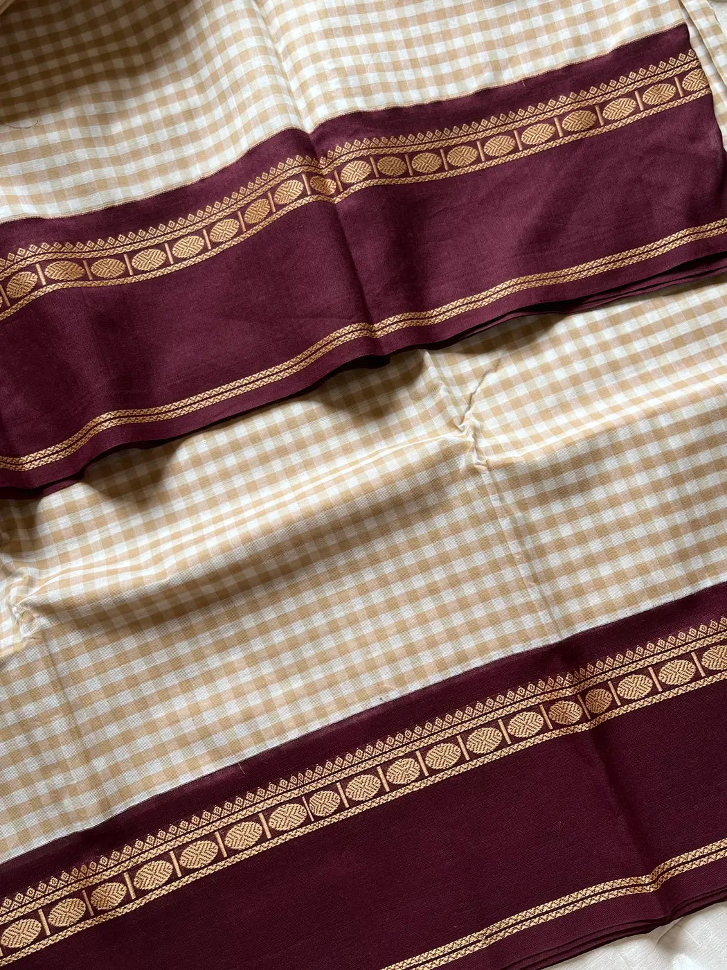 Maragatham – Pastel White with Maroon Korvai Kattam Chettinadu Cotton Saree