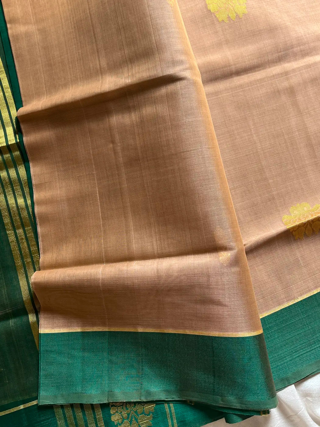 Vegan Silk Saree – Beige & Green Handloom Art Silk