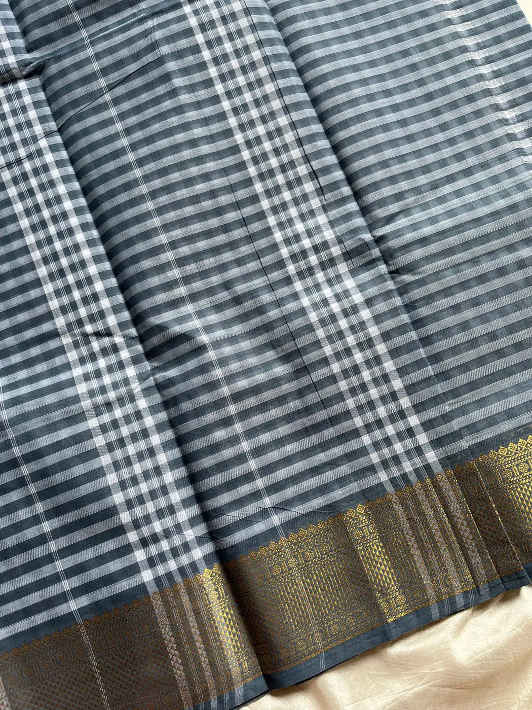 Mini Kattam – Grey & White Chettinadu cotton