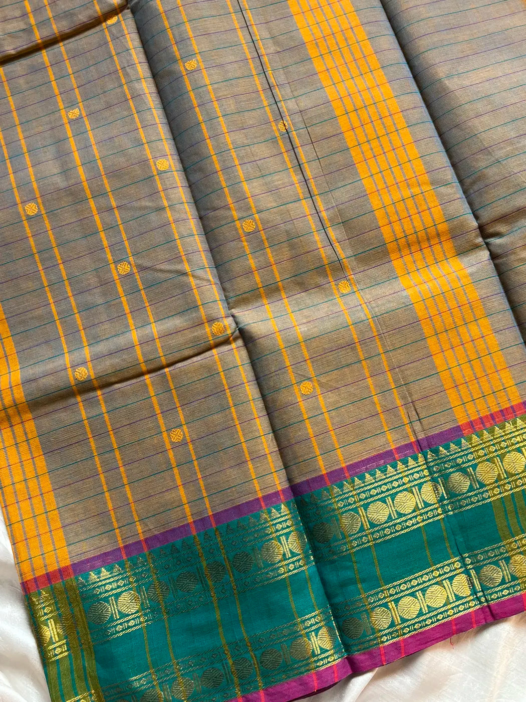 Kattam Edit – Checked Chettinadu Cotton Saree