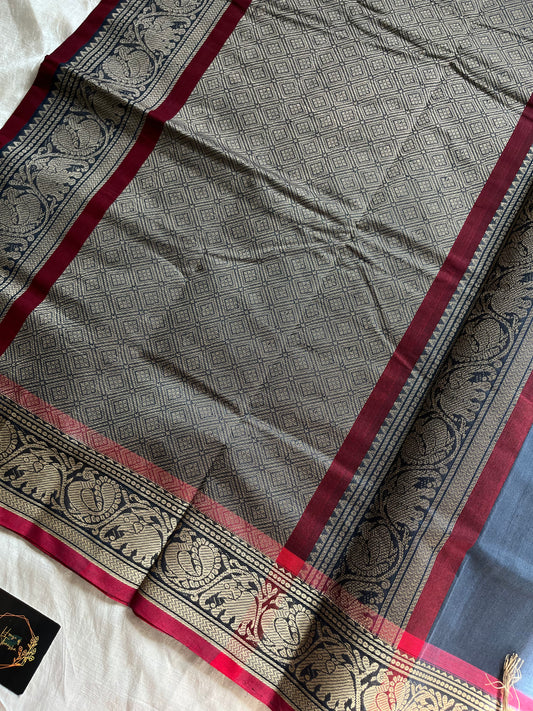 Denim blue Kanchi cotton handloom saree with muted pink border and thread woven pallu – House of Thansha
