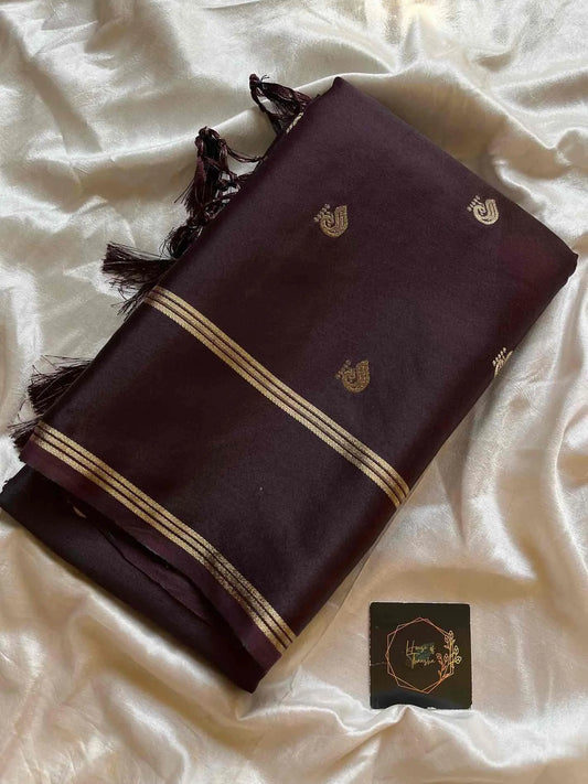 Crepe Silk Saree with golden zari peacock motif and grand pallu – House of Thansha