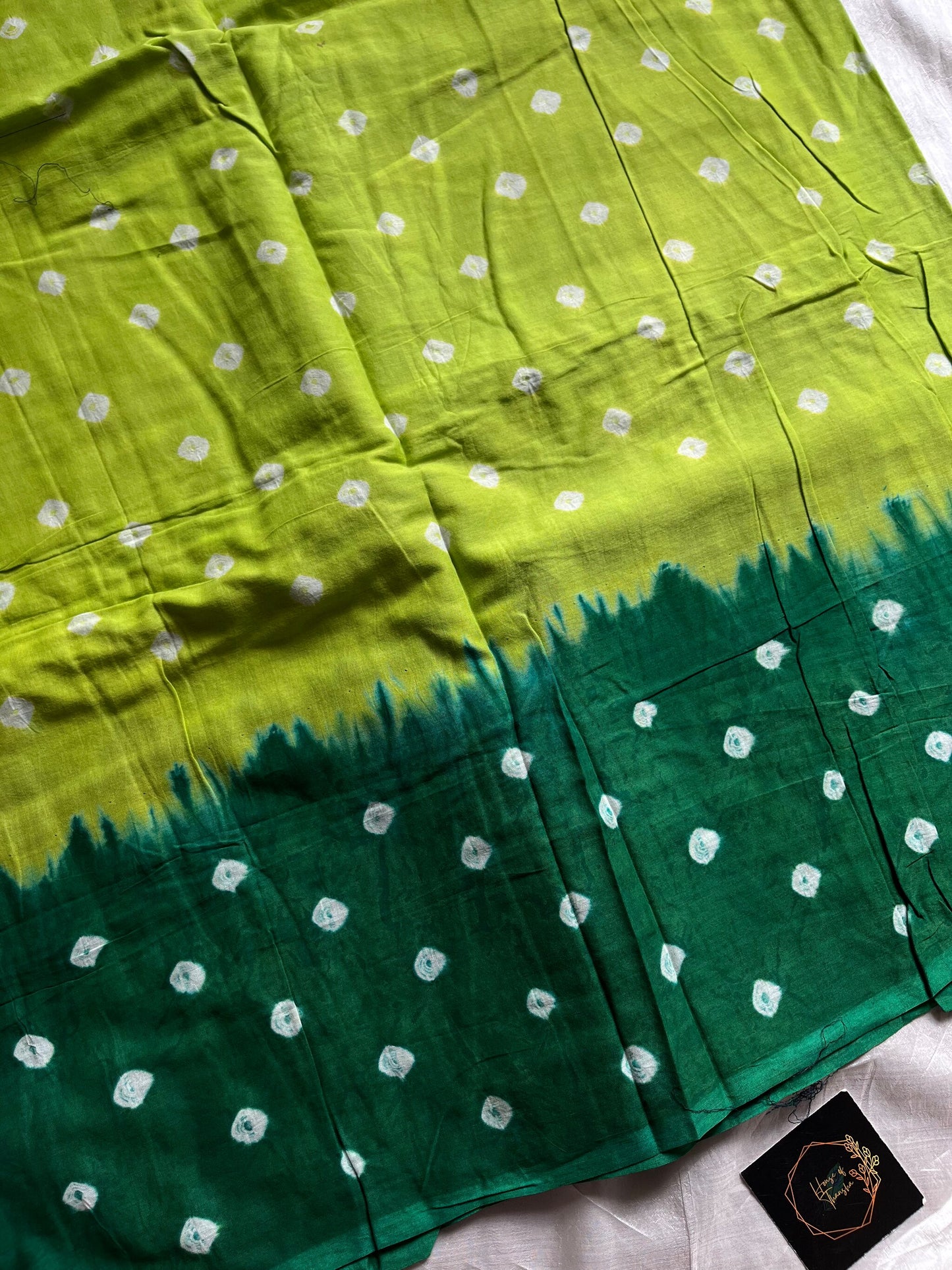 Green Handknotted Sungudi Cotton Saree with blouse piece, handcrafted handloom