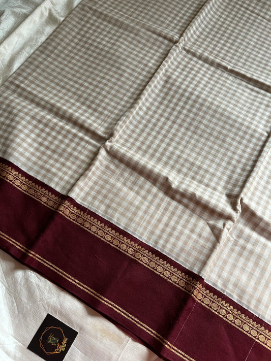 Pastel white Korvai Kattam Chettinadu cotton saree with maroon border – House of Thansha