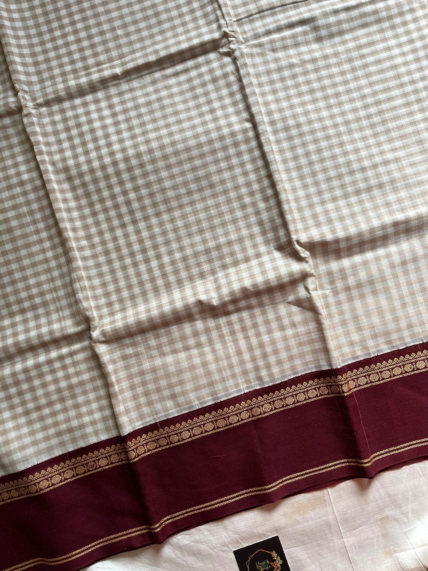Pastel white Korvai Kattam Chettinadu cotton saree with maroon border – House of Thansha