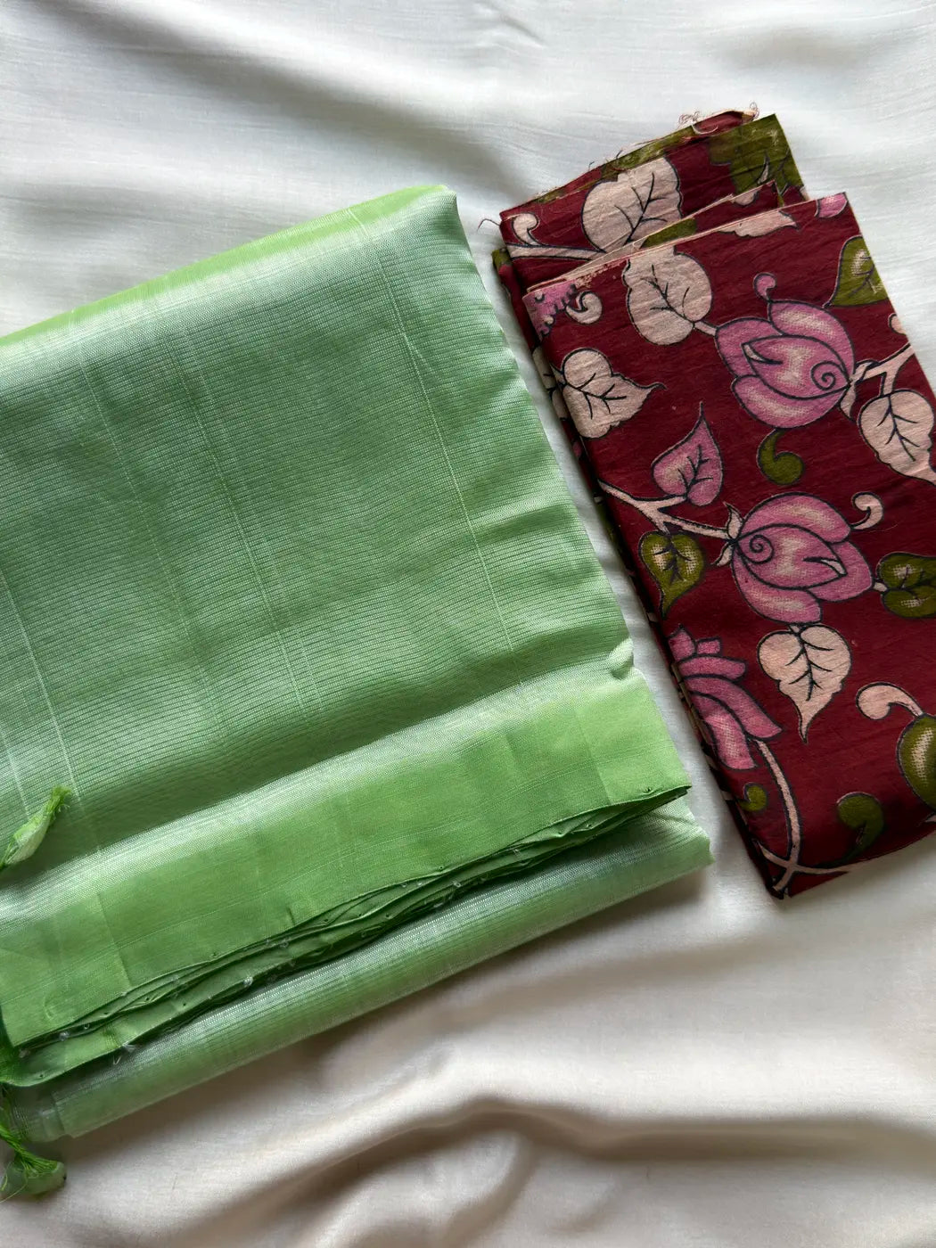 Plain Mangalagiri Silkcotton Saree - Pastel Green (Contrast Blouse)