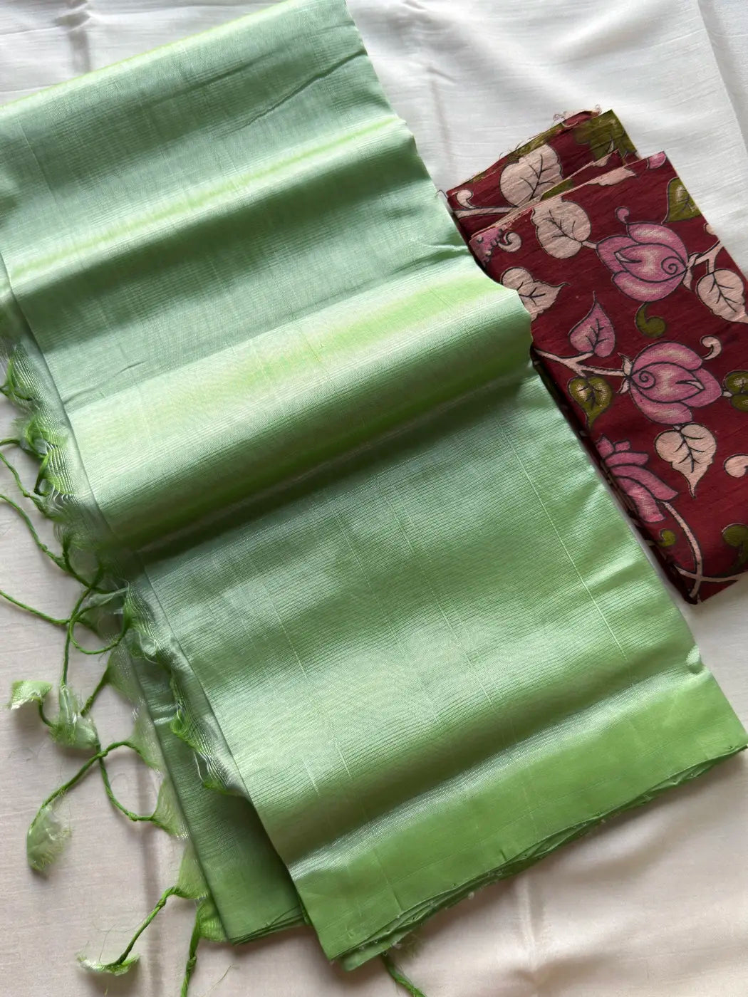 Plain Mangalagiri Silkcotton Saree - Pastel Green (Contrast Blouse)