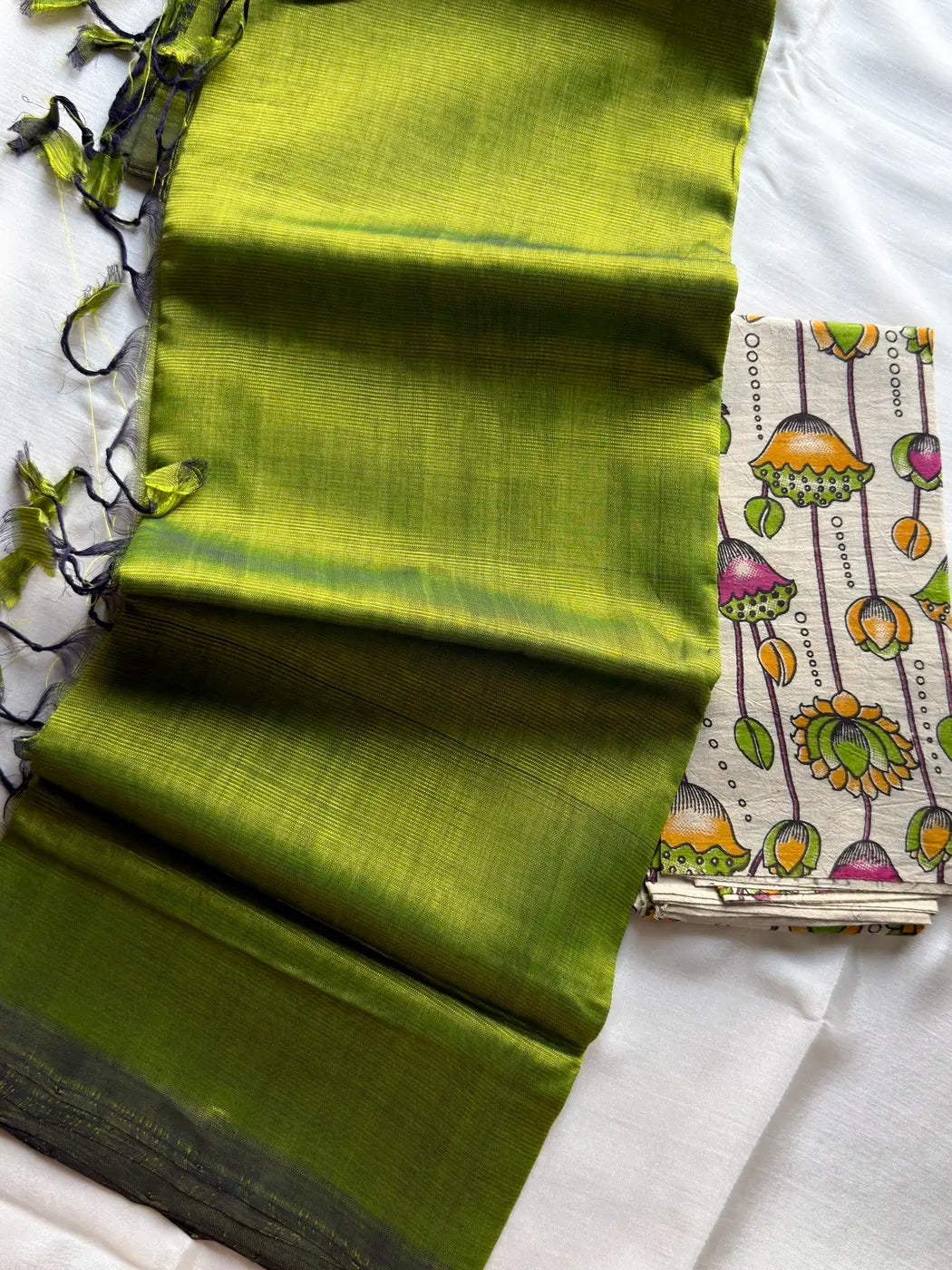 Plain Mangalagiri Silkcotton Saree - Green (Contrast Blouse)