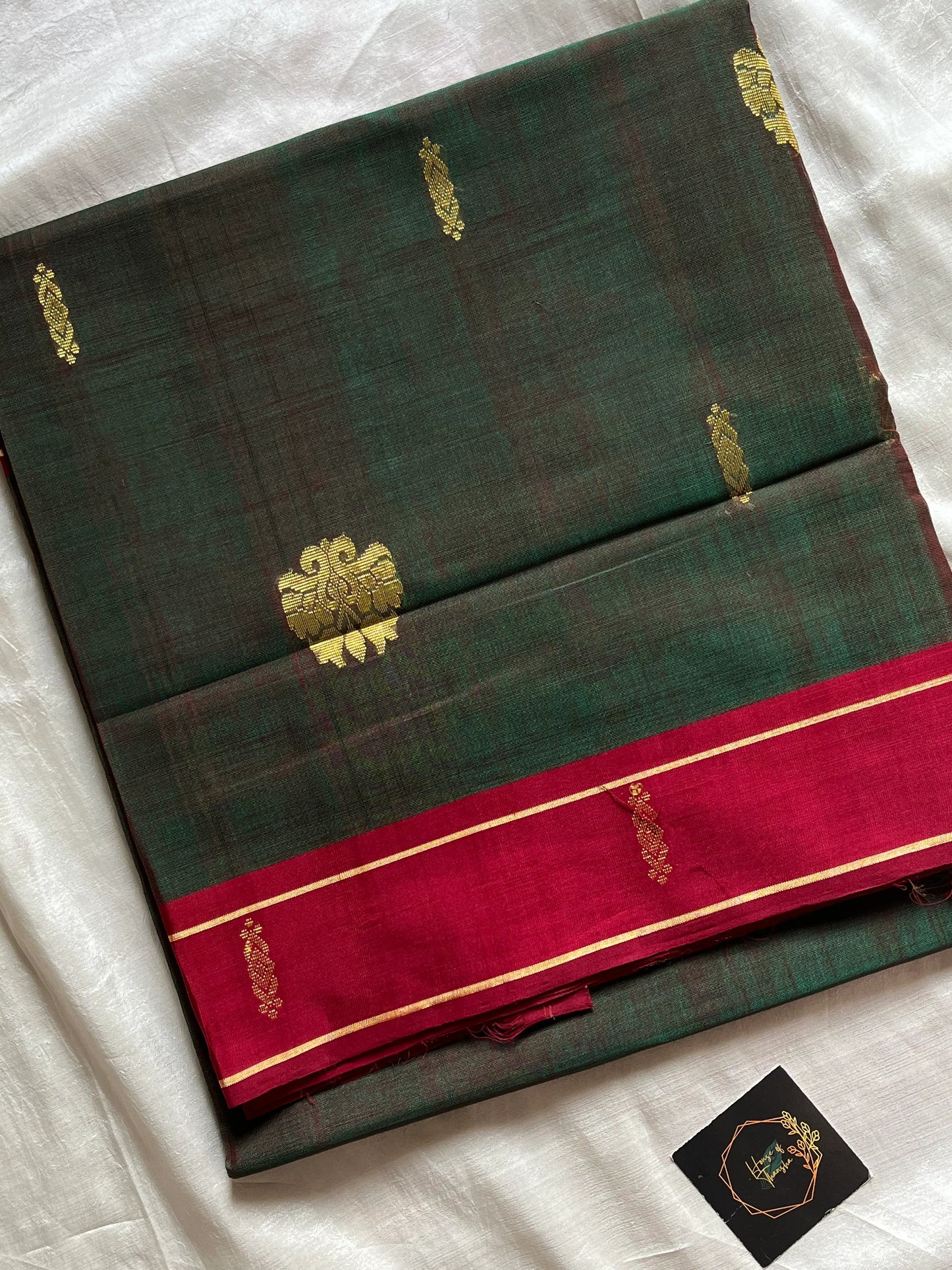 Forest green handloom art silk saree with maroon border – House of Thansha