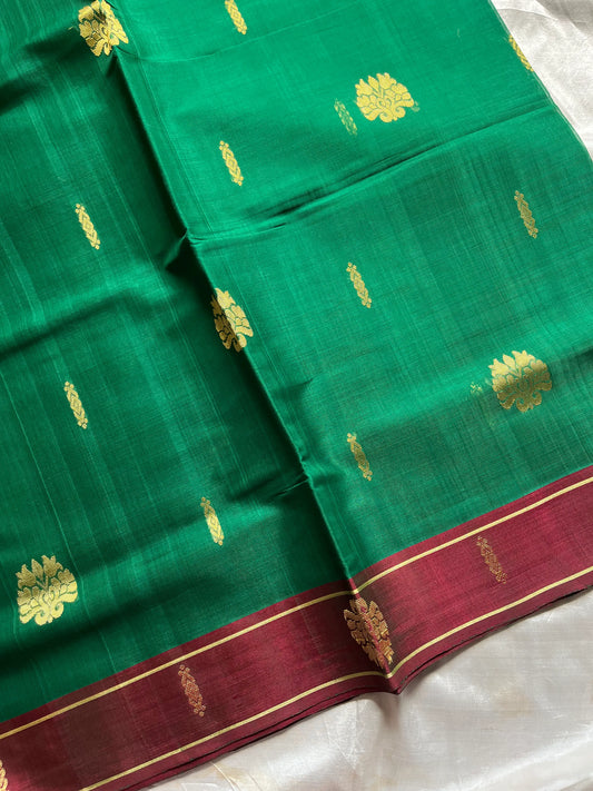 Green vegan handloom art silk saree with red contrast border – House of Thansha