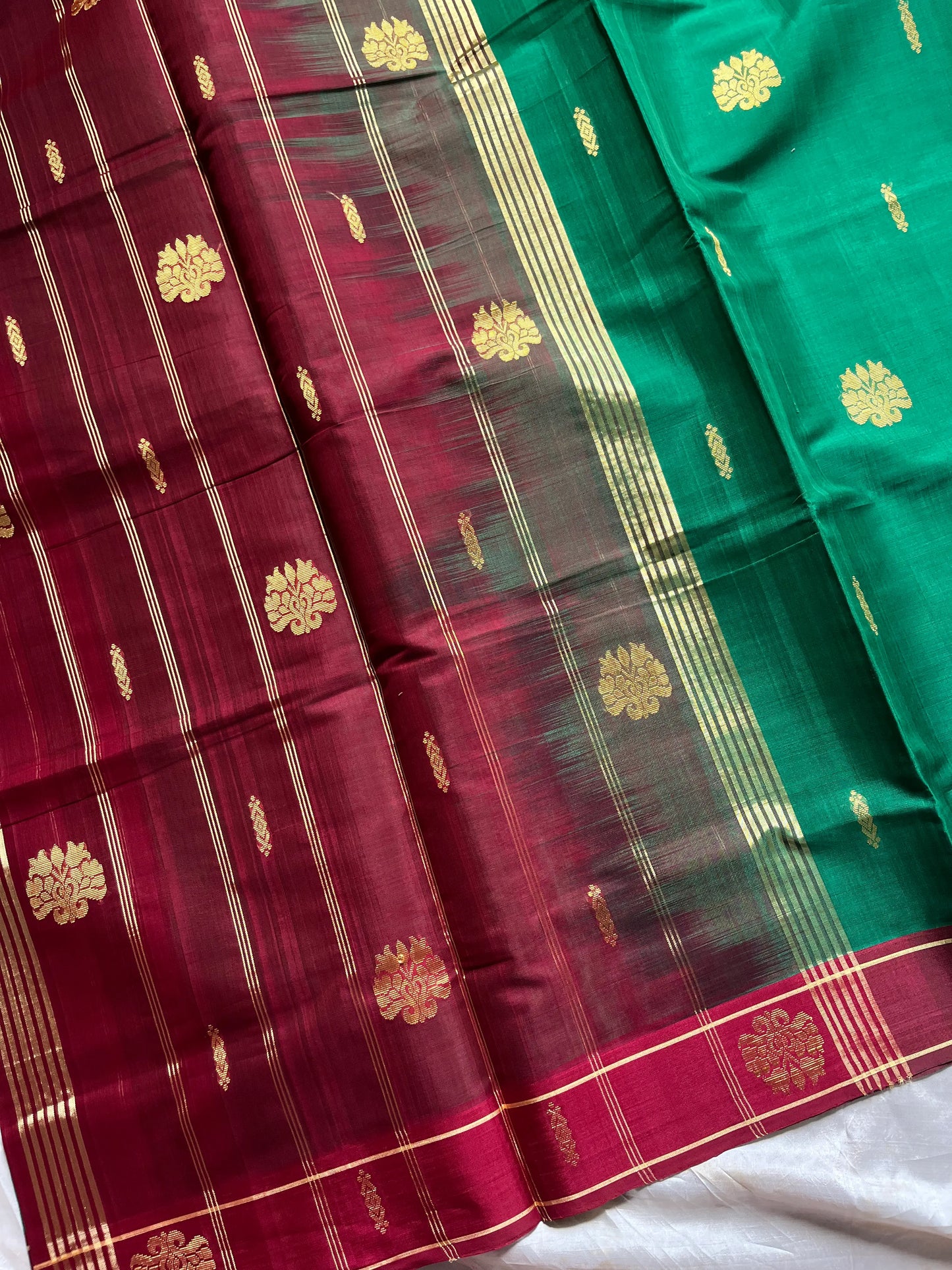 Green vegan handloom art silk saree with red contrast border – House of Thansha