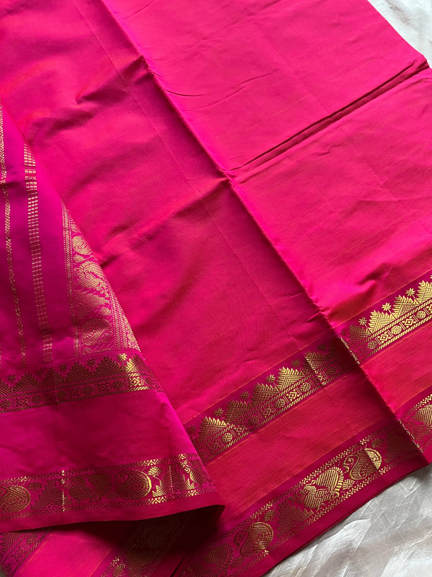 Light pink handloom Kanchi silk cotton saree (50% silk, 50% cotton) with dark pink pallu and contrast blouse