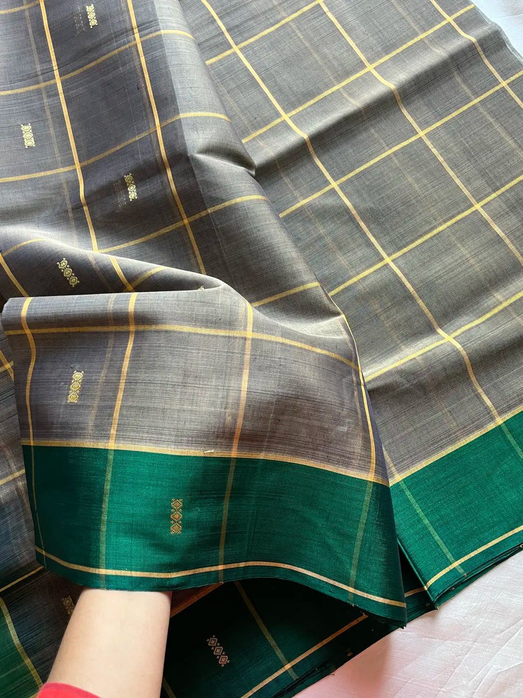 Vegan Silk saree – Grey Checked Handloom Art Silk Saree