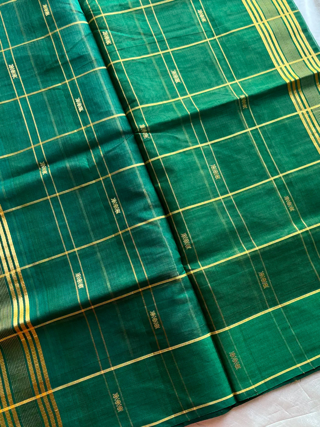 Vegan Silk saree – Grey Checked Handloom Art Silk Saree