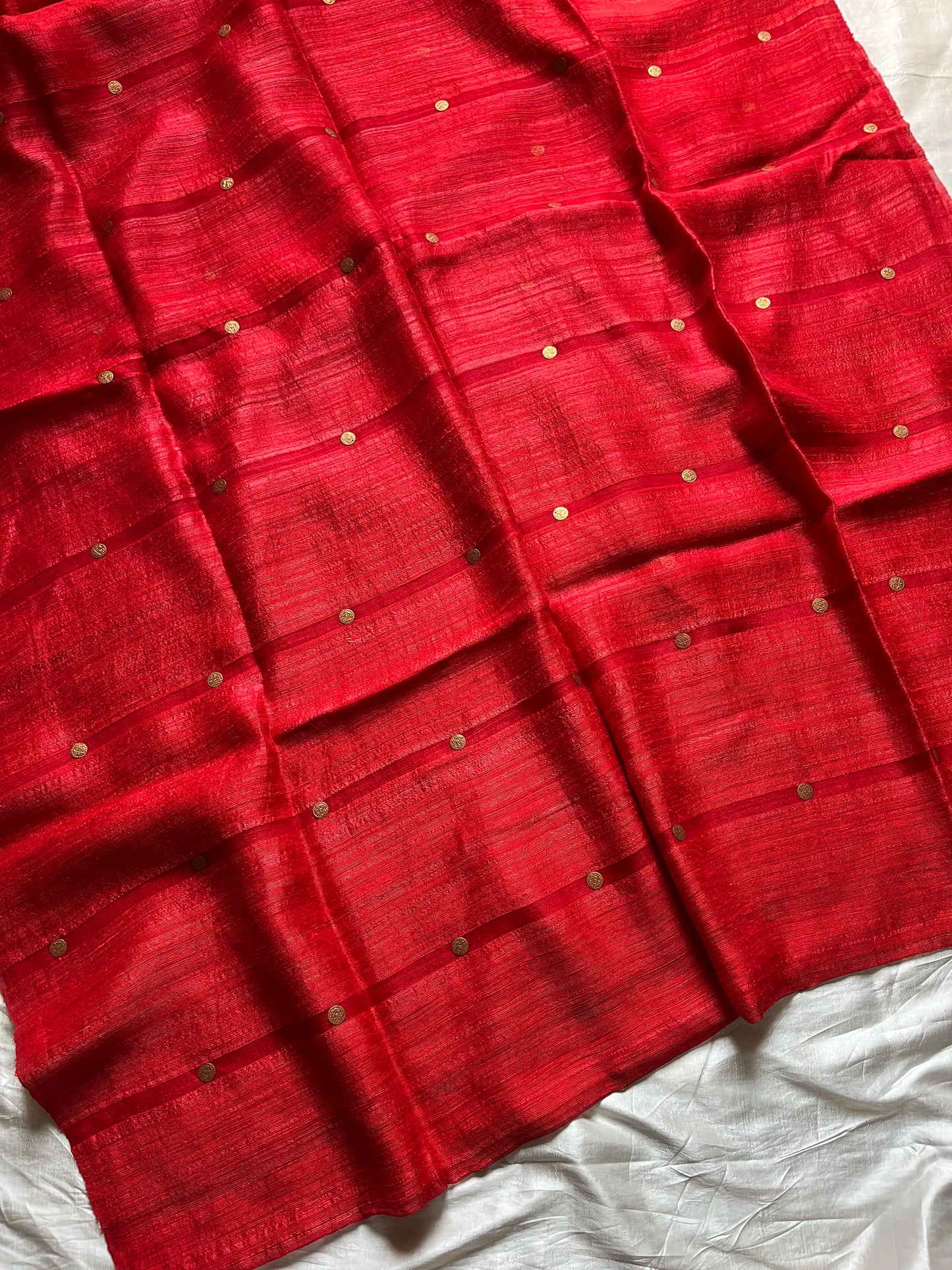 Red pure handloom Matka silk saree with gini weave and muslin pallu – House of Thansha
