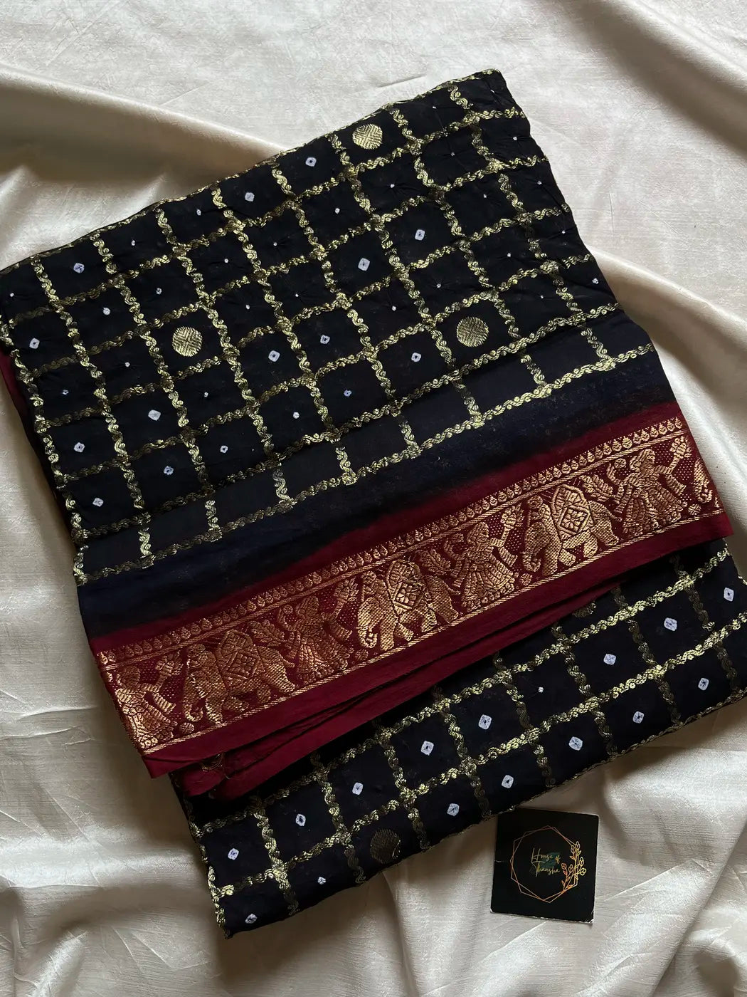 Kaikattu Sungudi Saree - Black & Maroon | Handloom