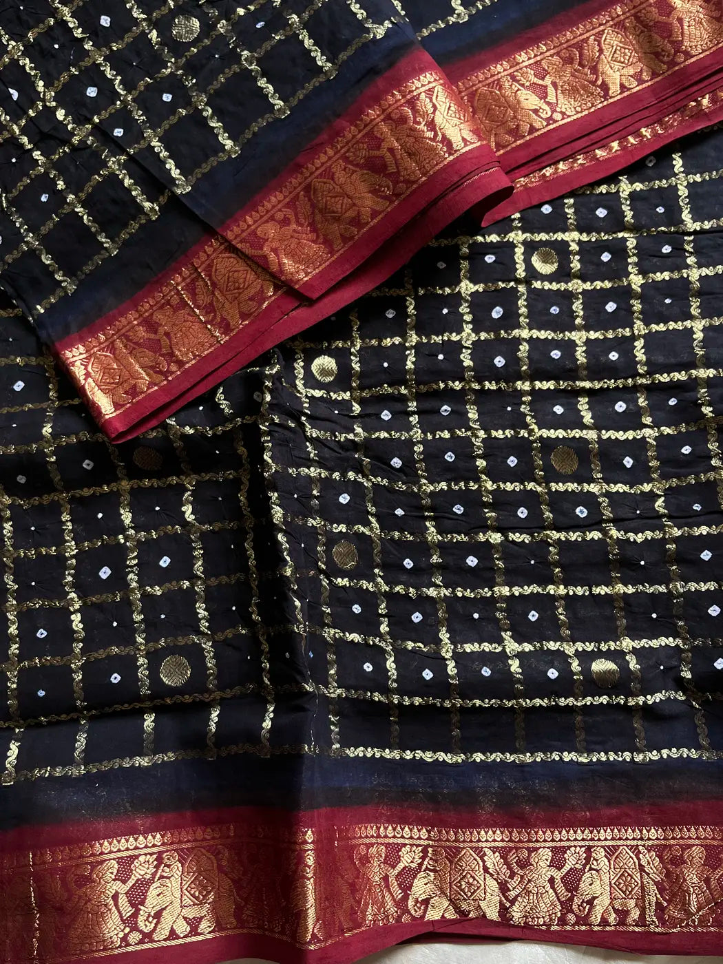 Kaikattu Sungudi Saree - Black & Maroon | Handloom