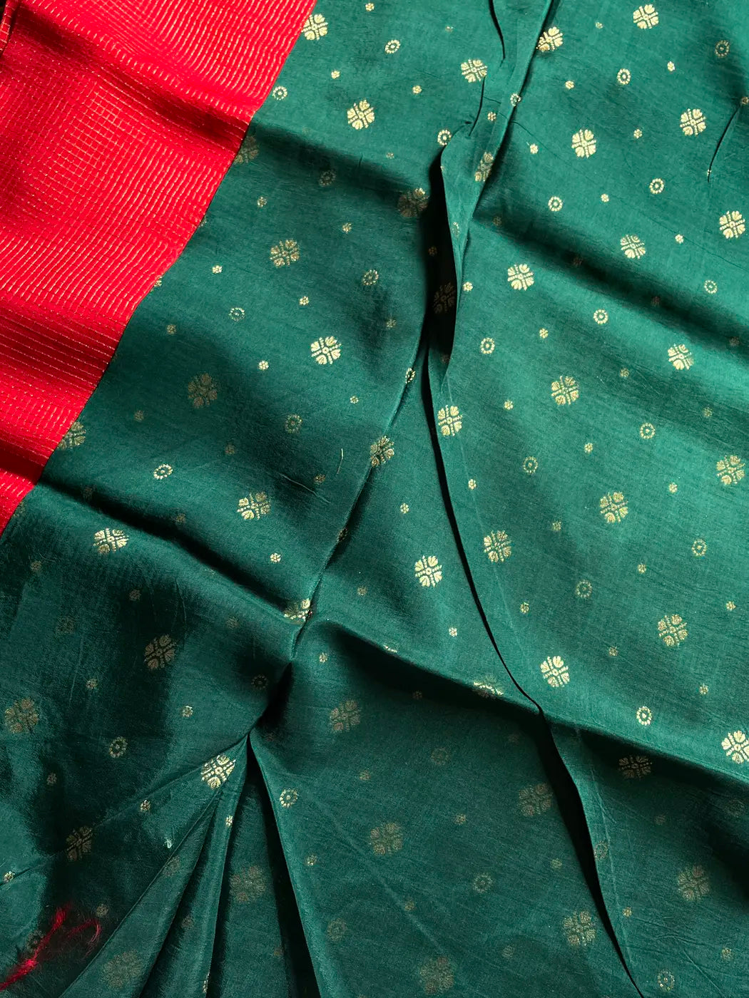 Banarasi Crepe Silk Saree – Red & Green