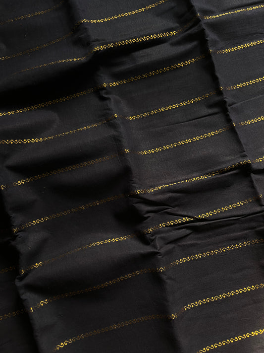 Black Sungudi cotton saree in Velthari pattern with violet border – House of Thansha