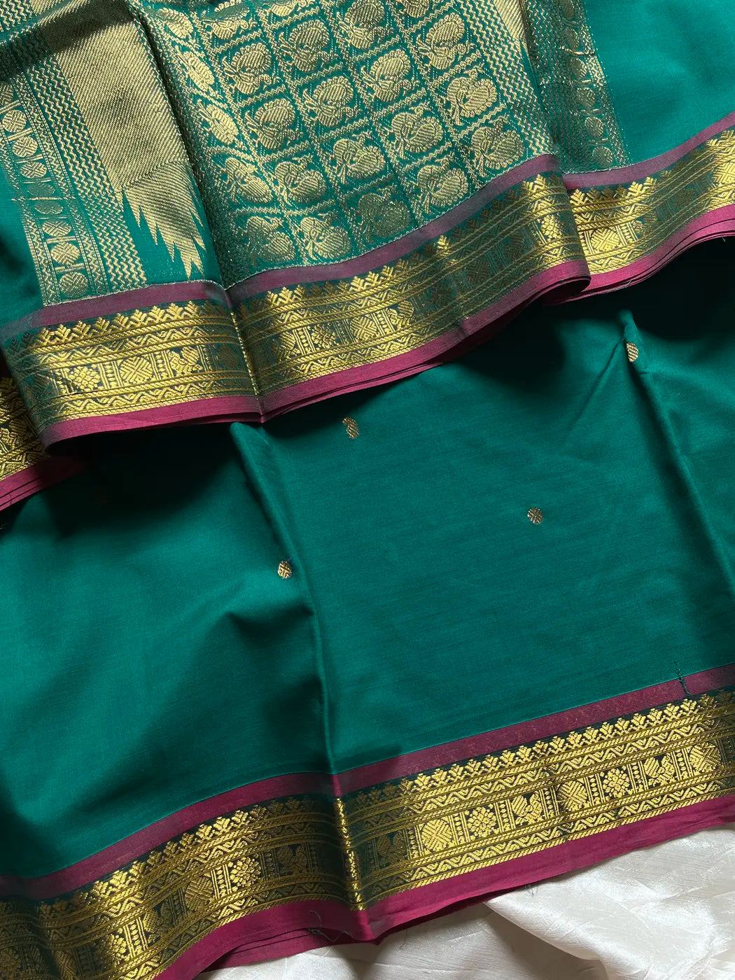 Throne Edit – Dark green 120 Counts Mercerised Kanchi Cotton Saree