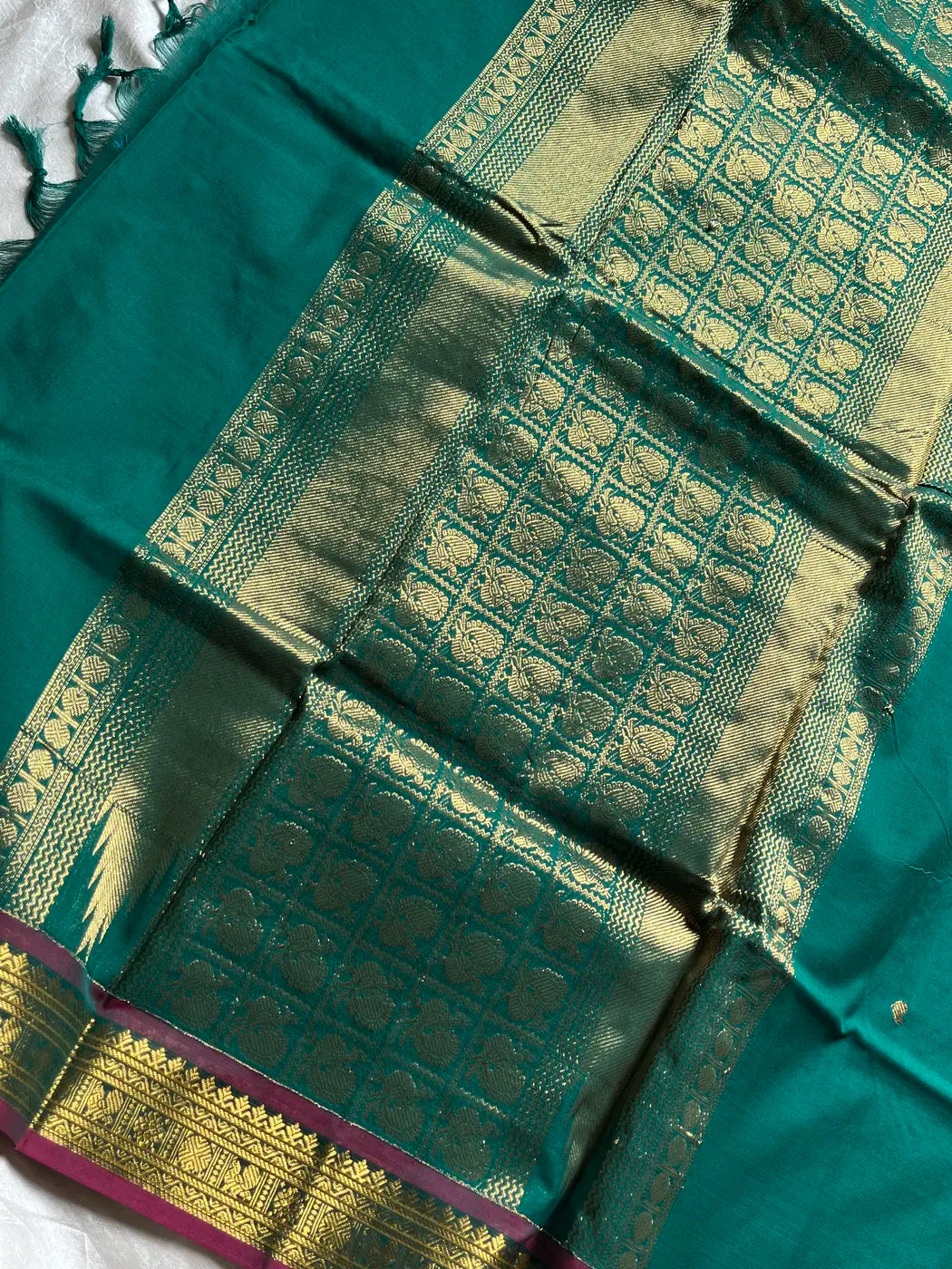 Throne Edit – Dark green 120 Counts Mercerised Kanchi Cotton Saree