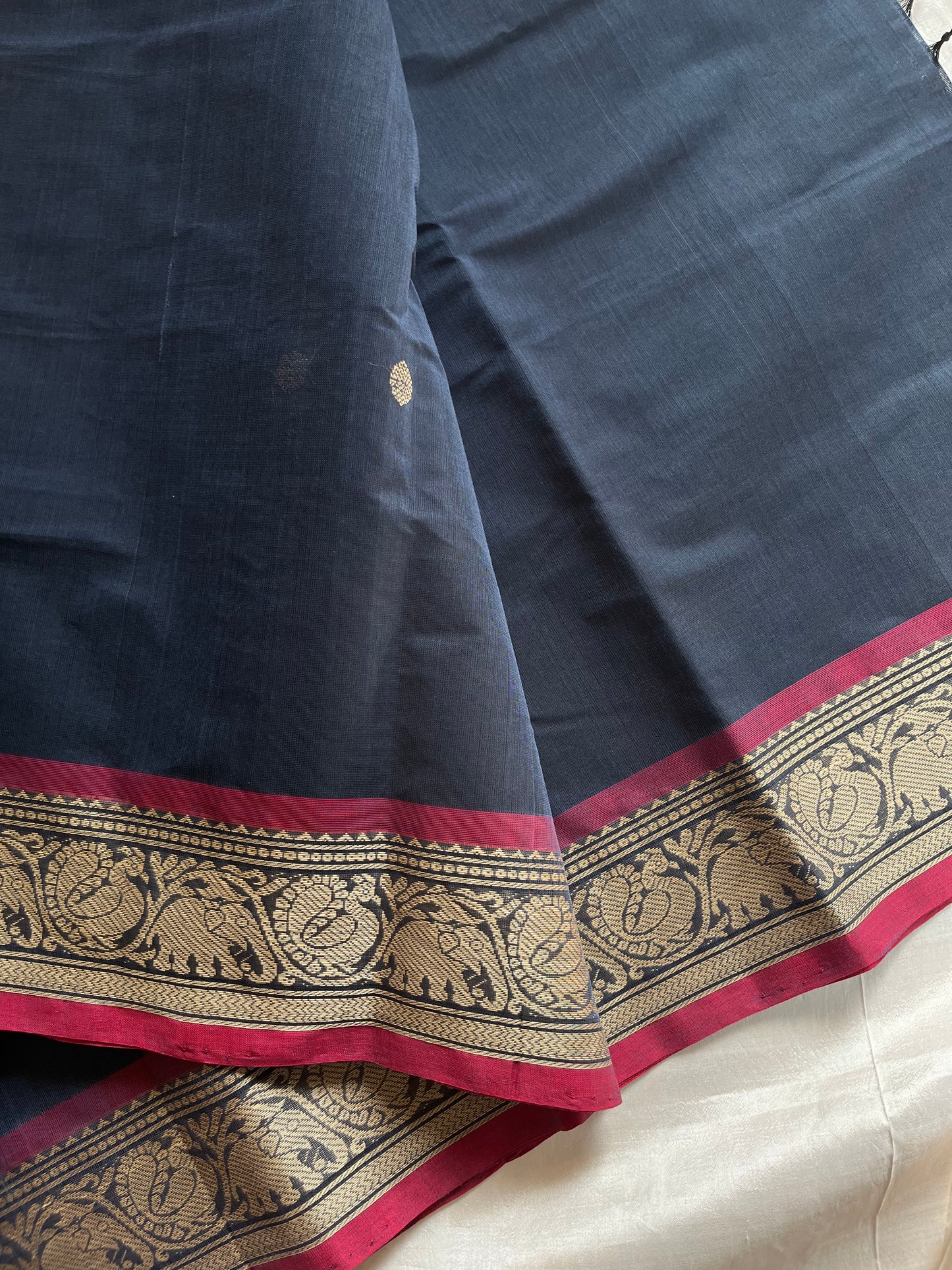 Denim blue Kanchi cotton handloom saree with muted pink border and thread woven pallu – House of Thansha