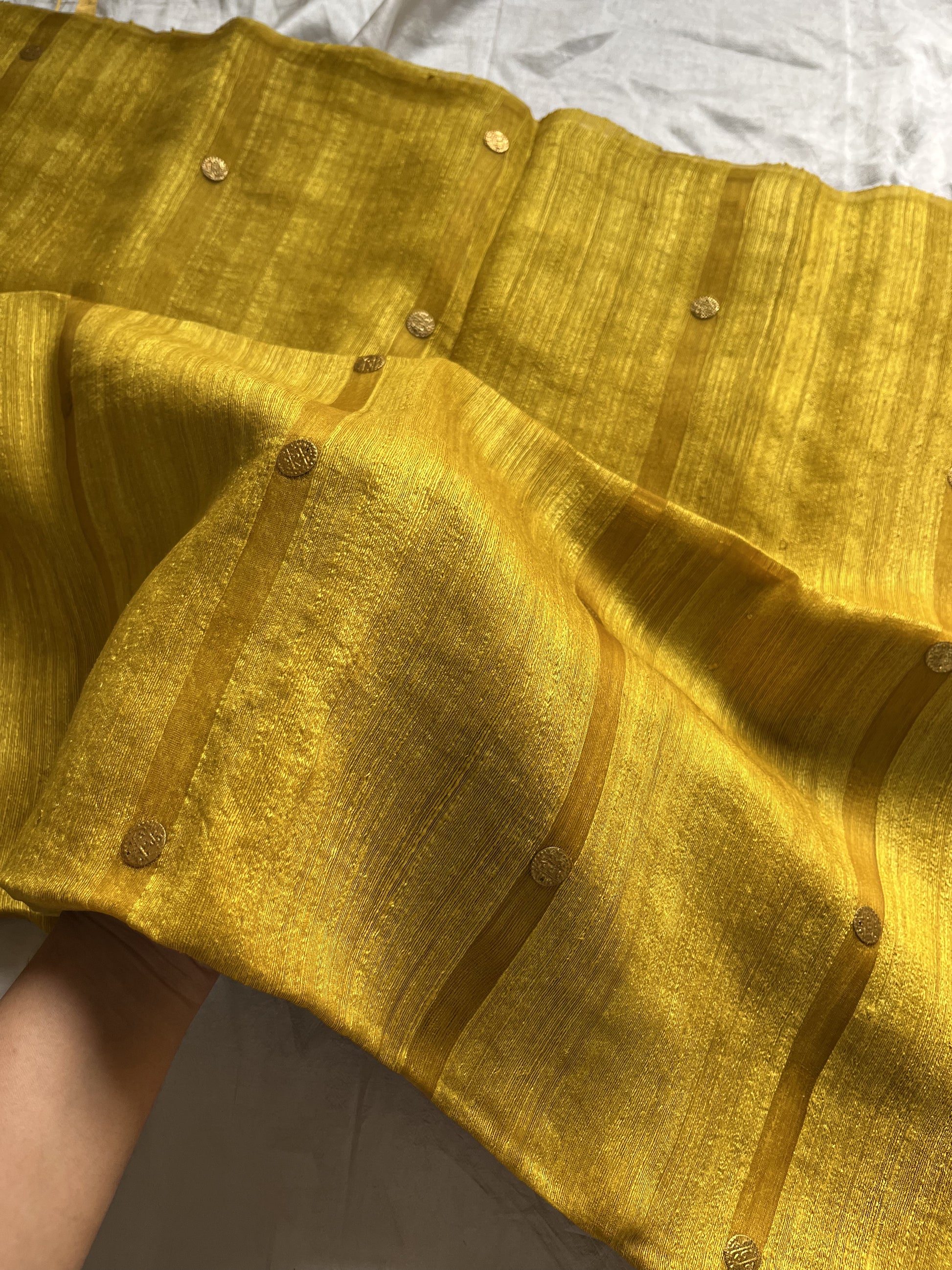 Yellow matka silk saree with gini weave and muslin pallu – House of Thansha