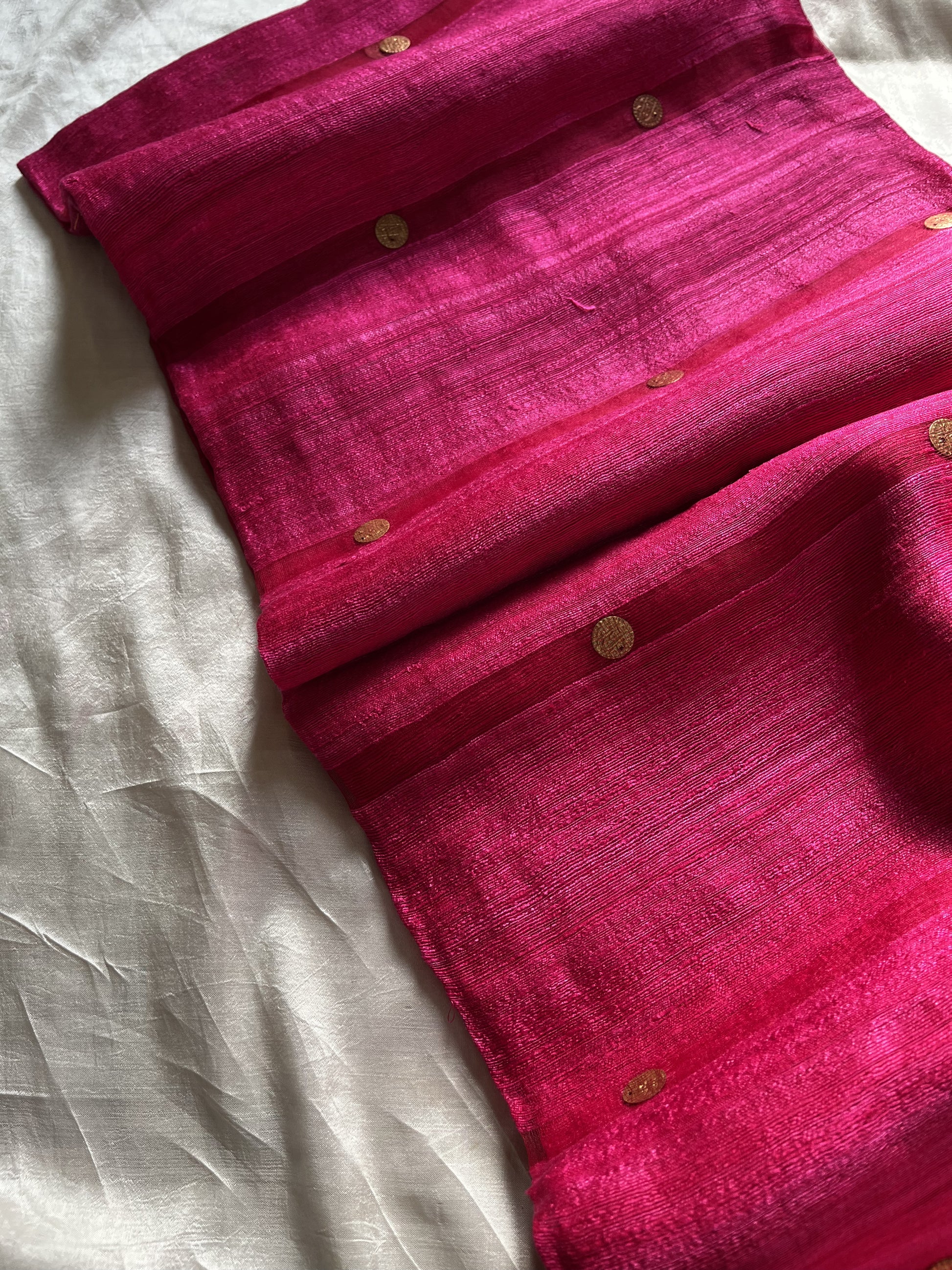 Rani pink matka silk saree with gini weave and muslin pallu – House of Thansha