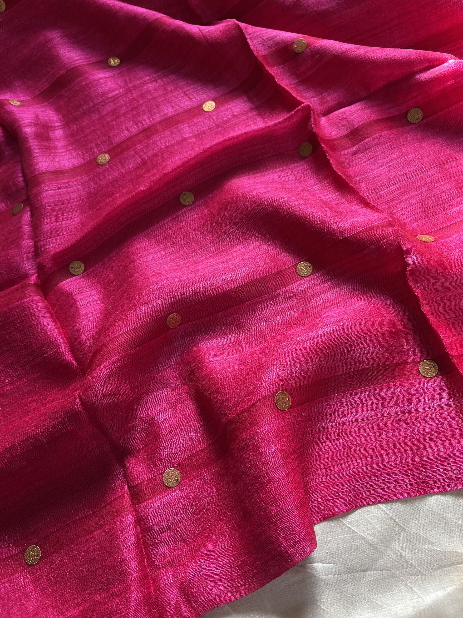 Rani pink matka silk saree with gini weave and muslin pallu – House of Thansha