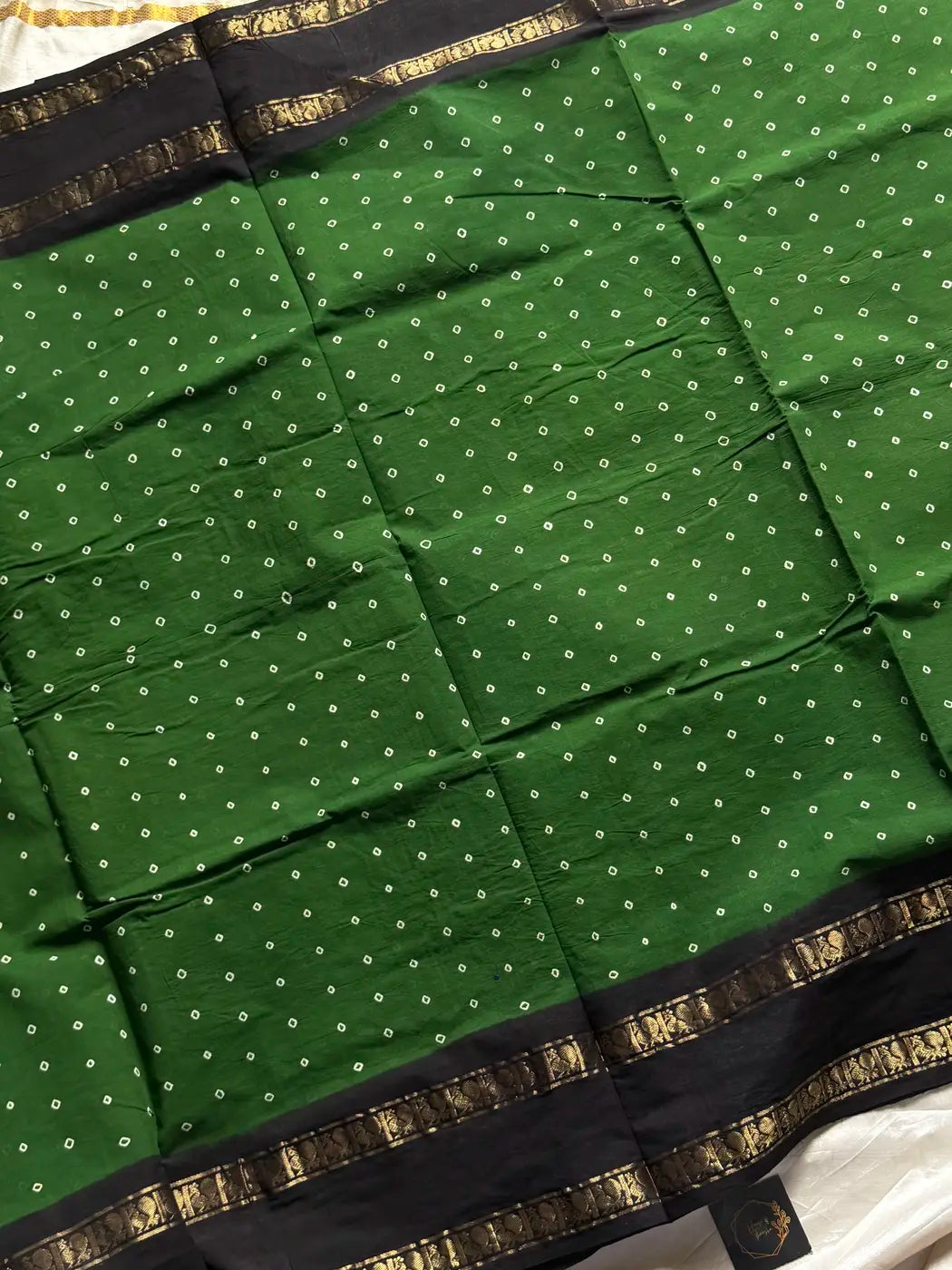 Kaikattu Sungudi Saree - Green & Black | Handloom