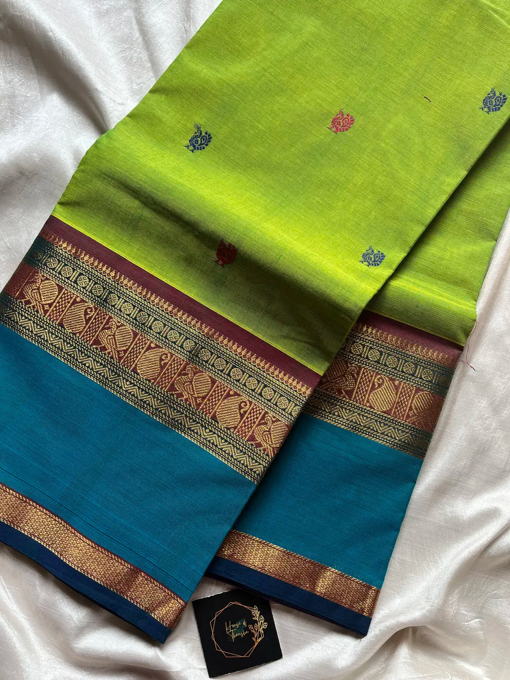 Royal Drapes with Grand Pallus