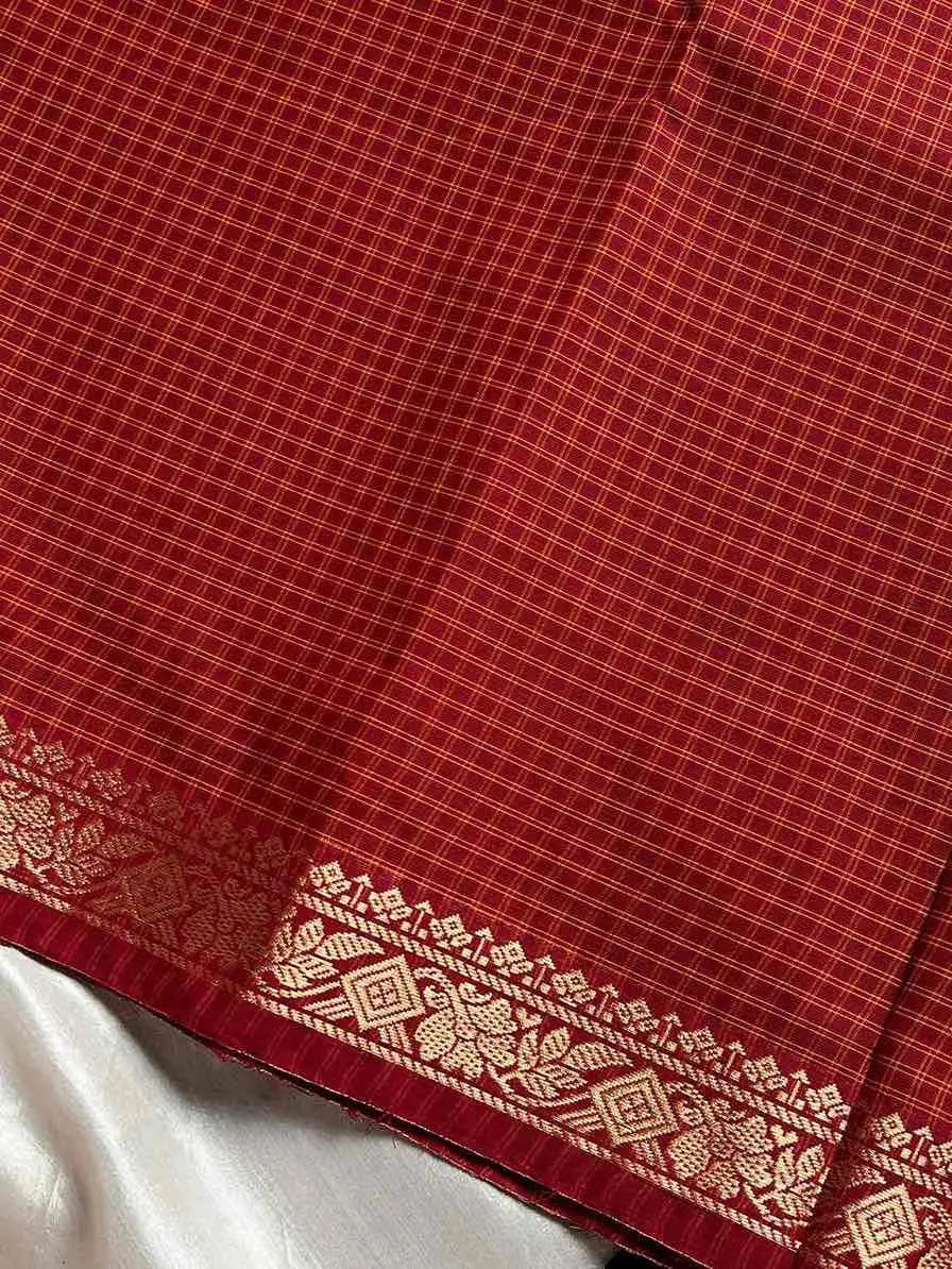Mini Kattam – Reddish Maroon Checked Chettinadu Cotton Saree (Without blouse)
