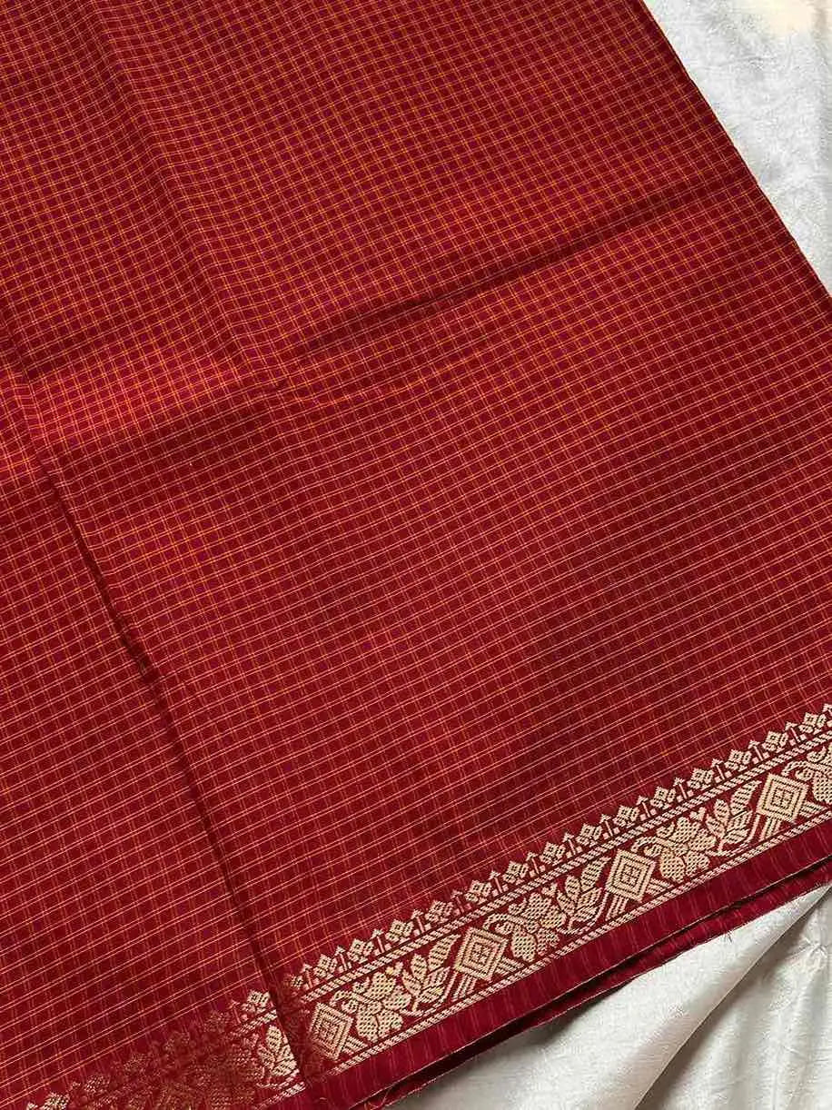 Mini Kattam – Reddish Maroon Checked Chettinadu Cotton Saree (Without blouse)