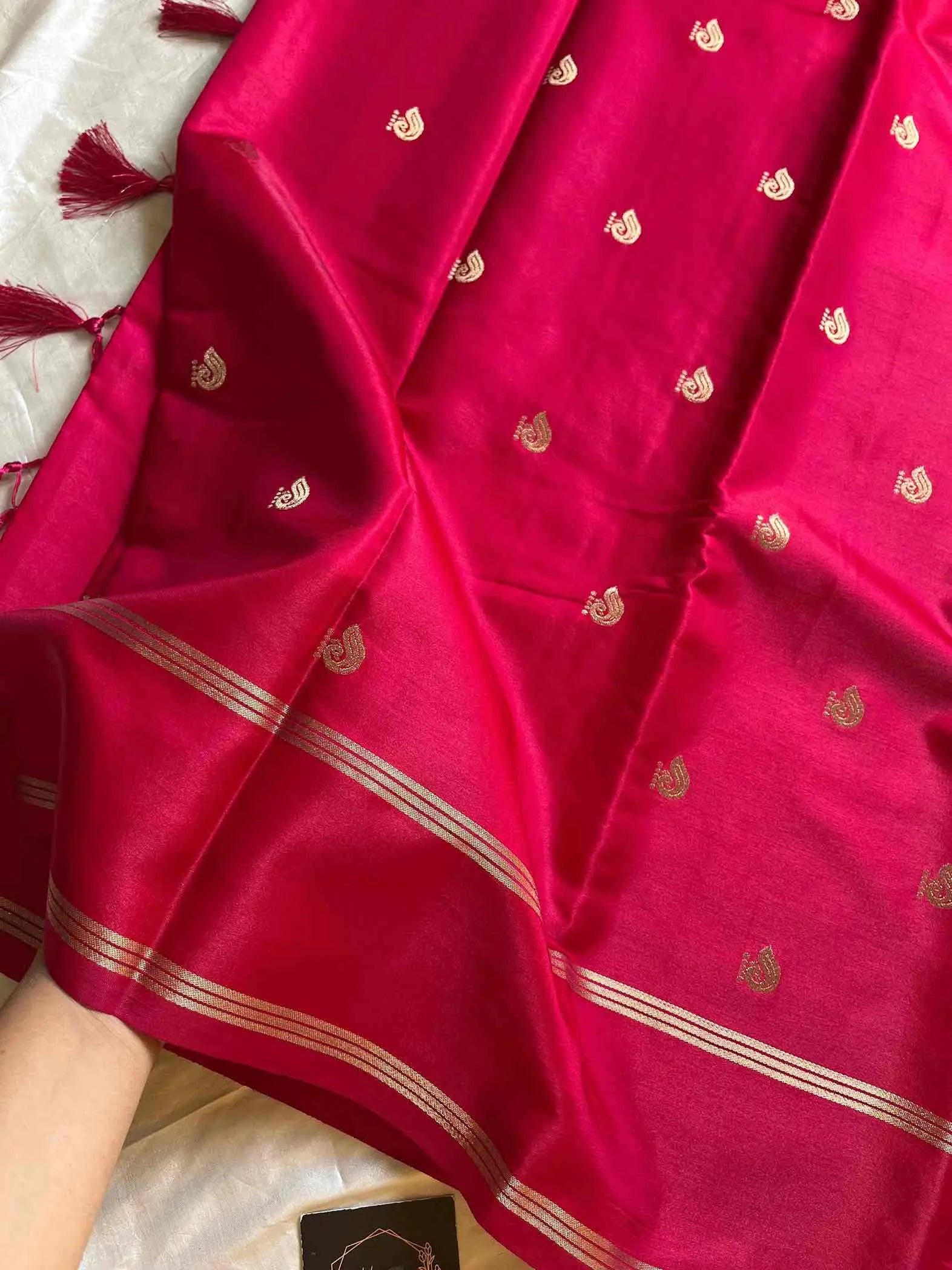 Crepe Silk Saree with golden zari peacock motif and grand pallu – House of Thansha