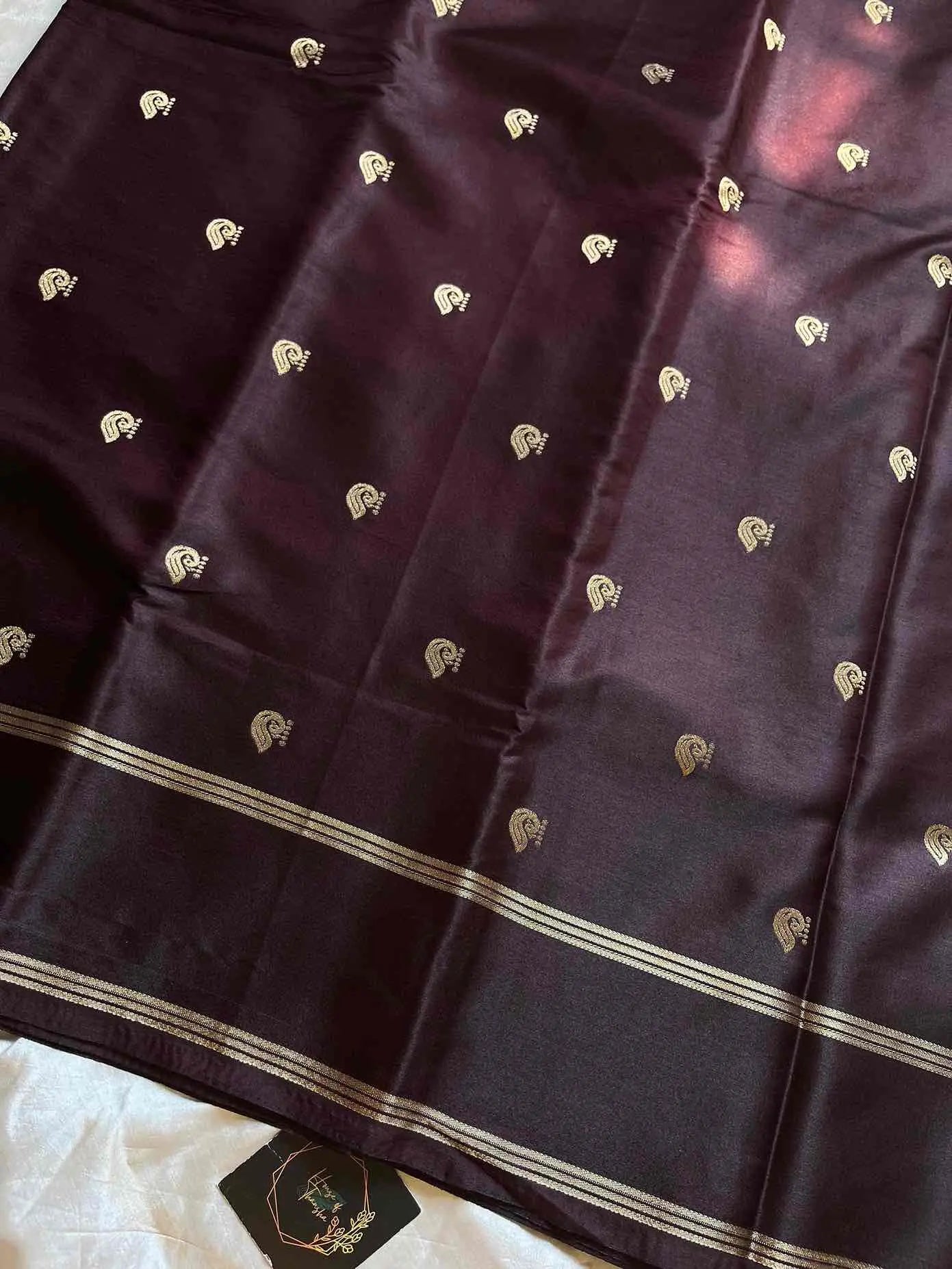 Crepe Silk Saree with golden zari peacock motif and grand pallu – House of Thansha