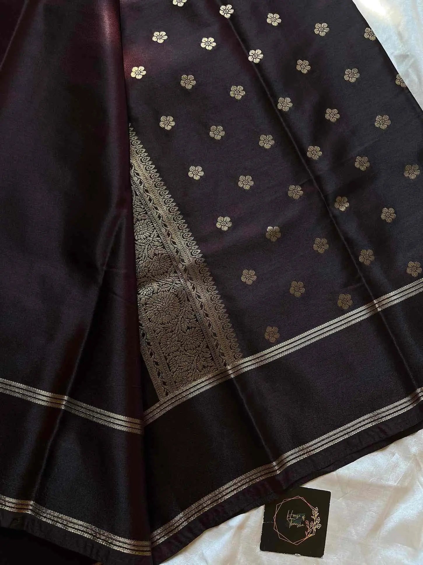Crepe Silk Saree with golden zari peacock motif and grand pallu – House of Thansha