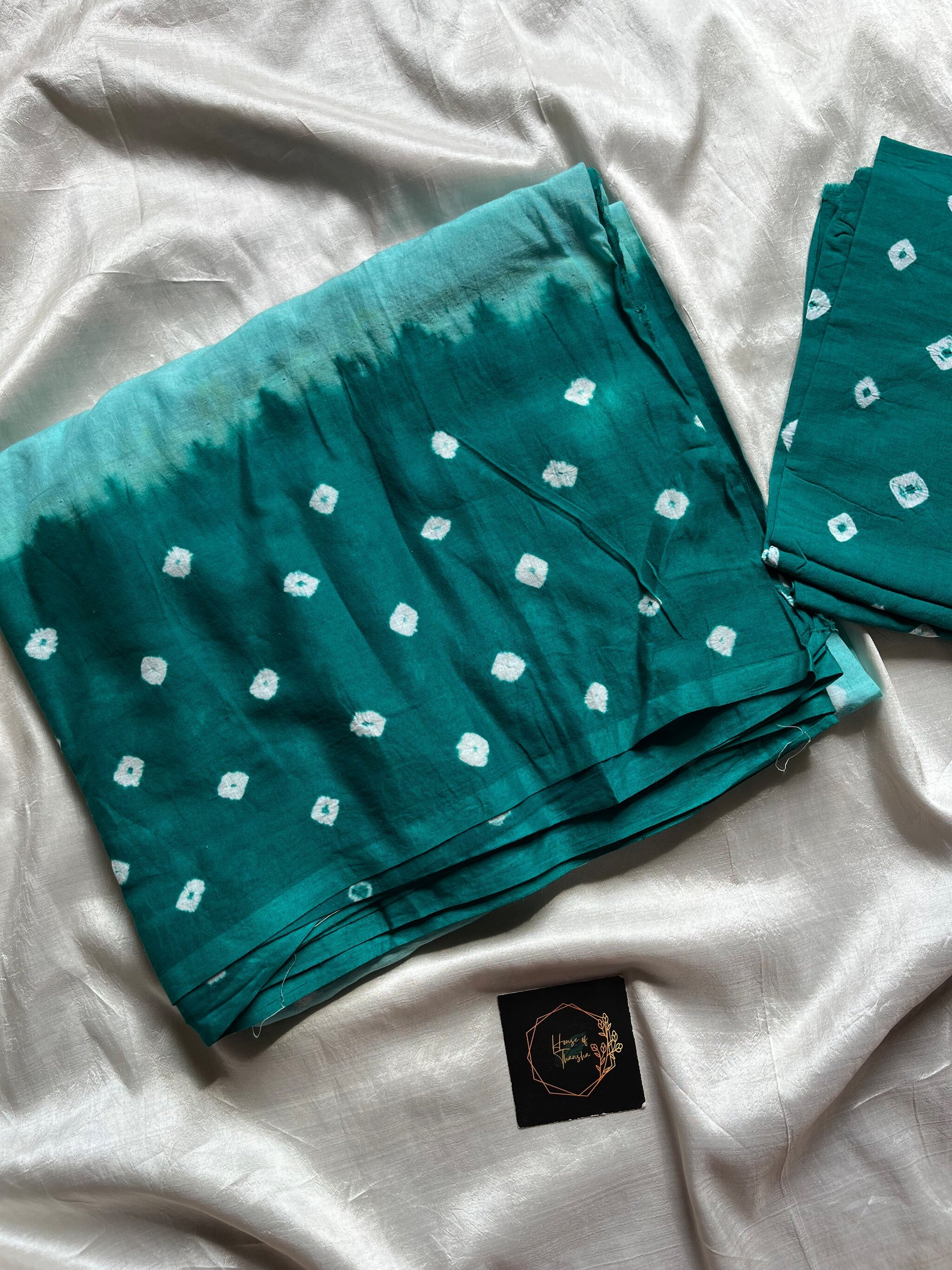 Teal Handknotted Sungudi Cotton Saree with blouse piece, handcrafted handloom