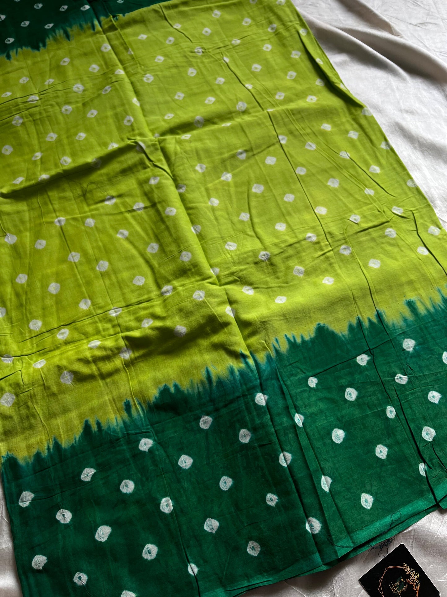 Green Handknotted Sungudi Cotton Saree with blouse piece, handcrafted handloom