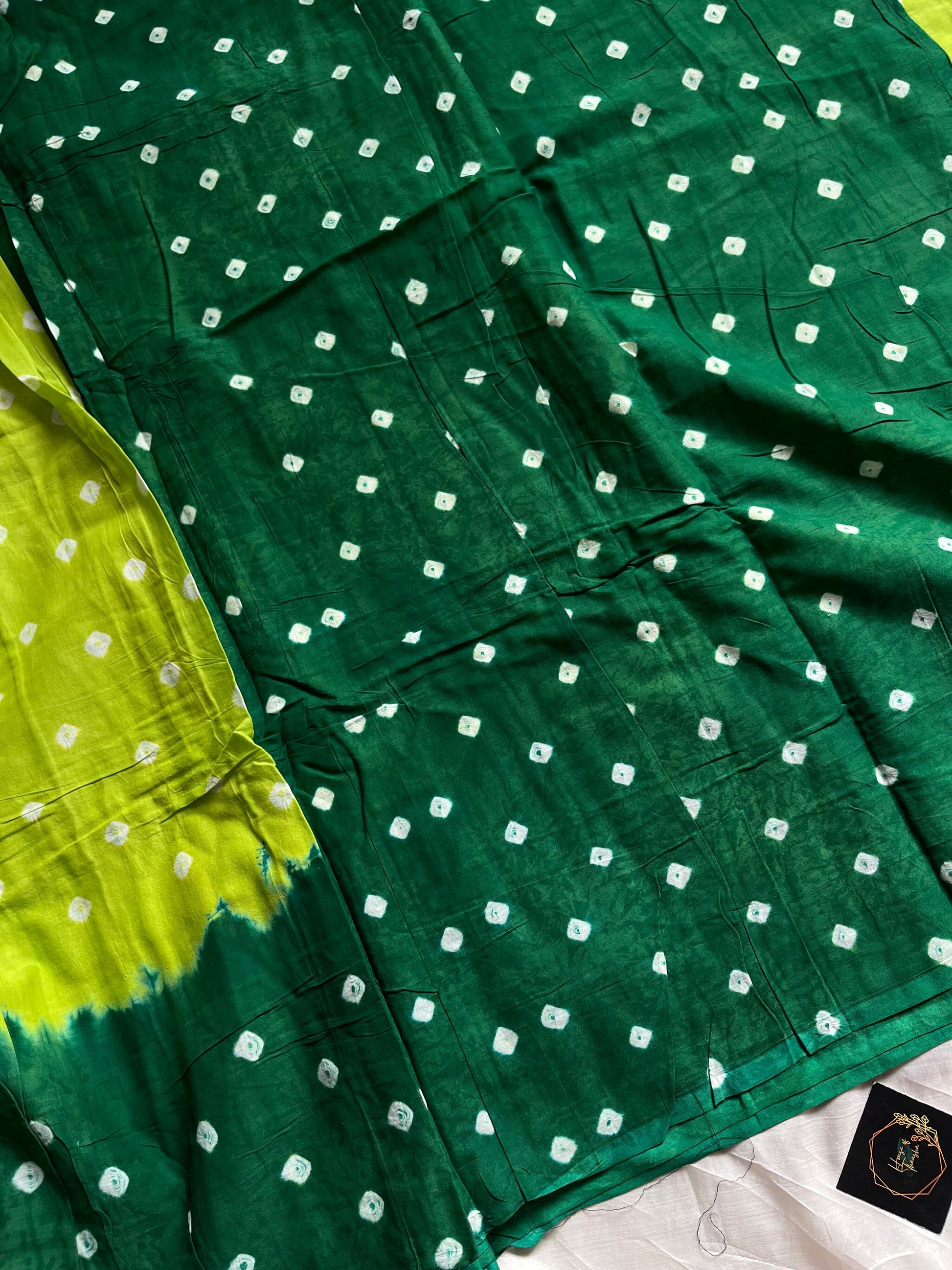 Green Handknotted Sungudi Cotton Saree with blouse piece, handcrafted handloom