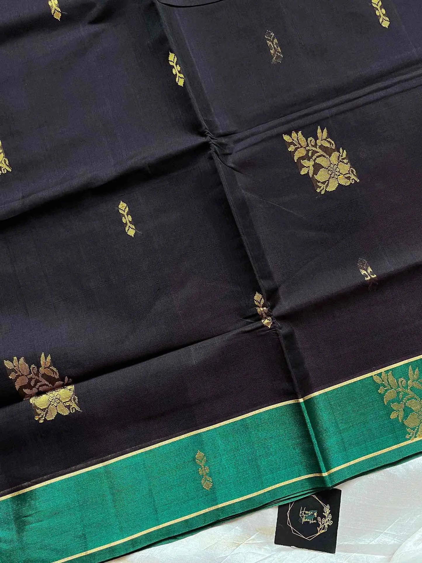 Vegan silk saree in handloom art silk with contrast border and pallu.
